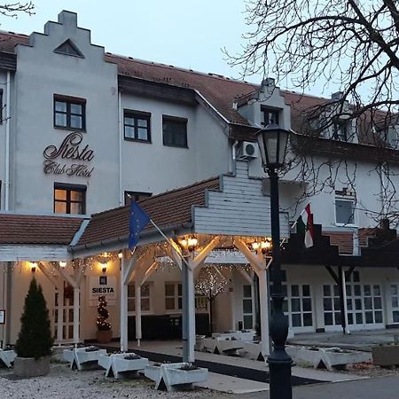 Siesta Club Apartman Харканы Экстерьер фото