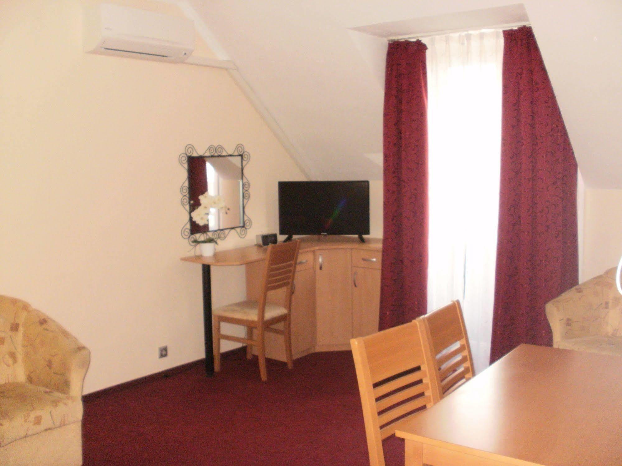 Siesta Club Apartman Харканы Экстерьер фото
