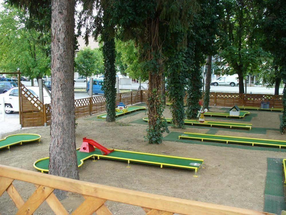 Siesta Club Apartman Харканы Экстерьер фото